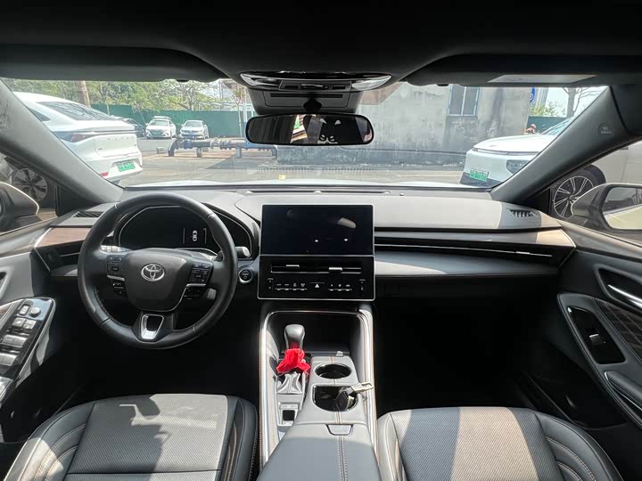 Фото 6 - Toyota Avalon