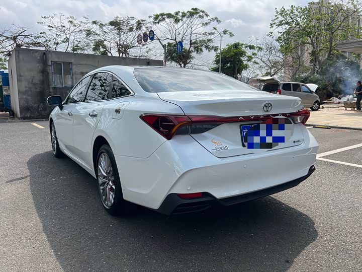 Фото 7 - Toyota Avalon