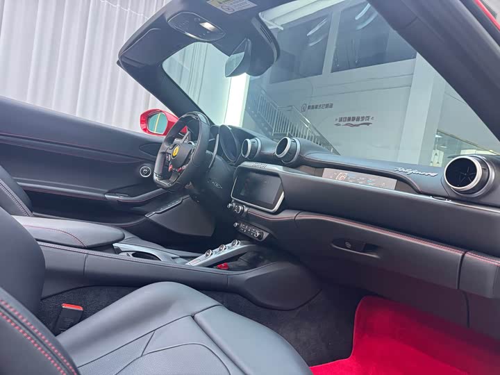 Photo 8 - Ferrari Portofino