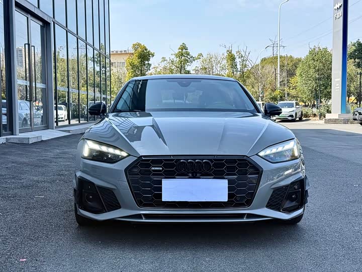 Фото 2 - Audi A5