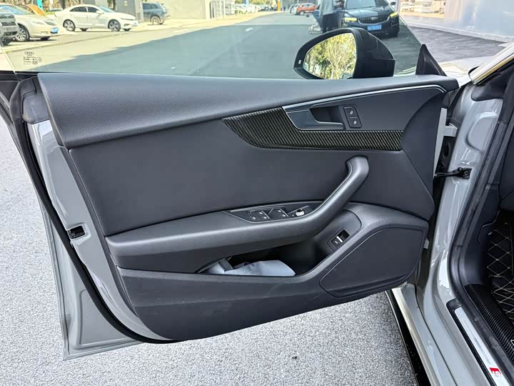 Фото 5 - Audi A5