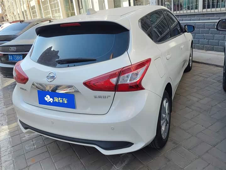 Photo 3 - Nissan Tiida