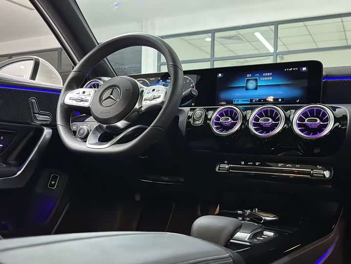 Фото 8 - Mercedes-Benz A-Class