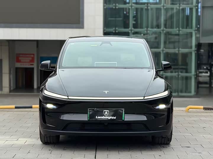 Photo 3 - Tesla Model Y