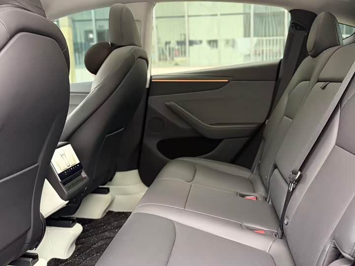 Photo 9 - Tesla Model Y