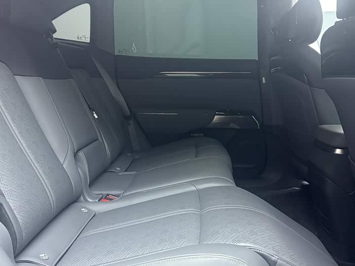 Фото 8 - Zeekr 7X