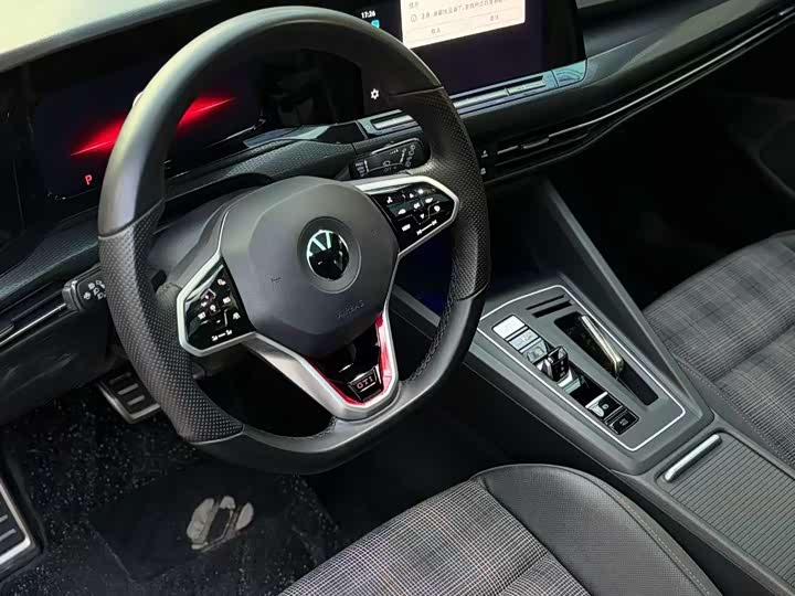 Фото 4 - Volkswagen Golf GTI