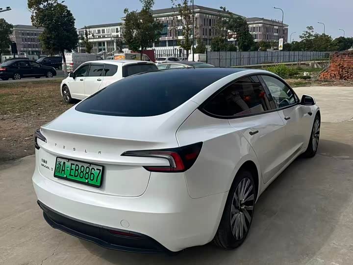 Photo 4 - Tesla Model 3