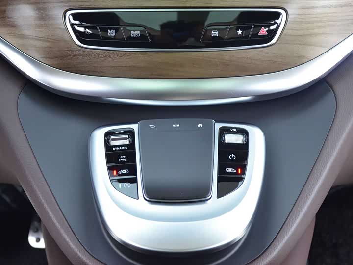 Mercedes-Benz V-Class 2022 2022款 V 260 L 长轴距豪华版