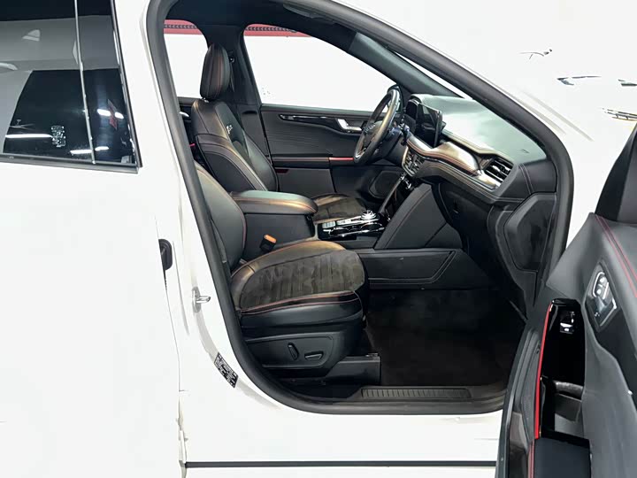 Ford Escape 2024 2024款 EcoBoost 245 四驱纵享款ST-Line Pro