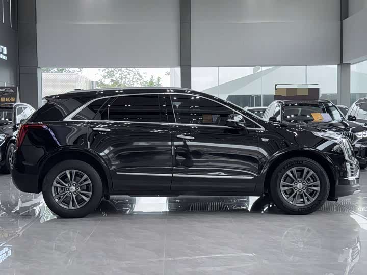 Фото 2 - Cadillac XT5