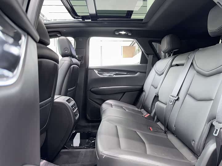 Фото 5 - Cadillac XT5