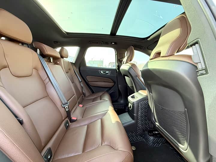 Фото 6 - Volvo XC60 Hybrid