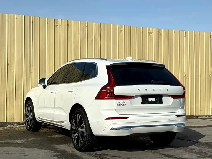 Фото 9 - Volvo XC60 Hybrid