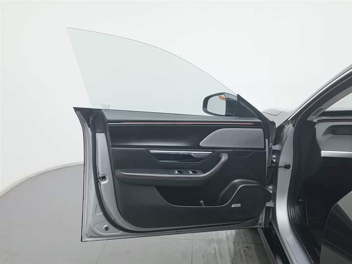 Фото 8 - XPeng P7