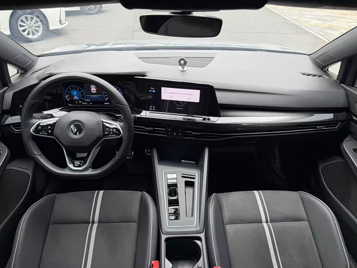 Фото 7 - Volkswagen Golf