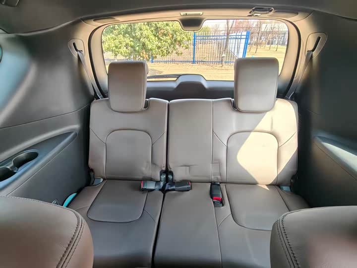 Фото 9 - Nissan Armada