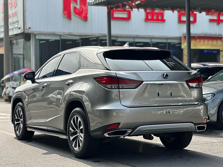 Фото 5 - Lexus RX