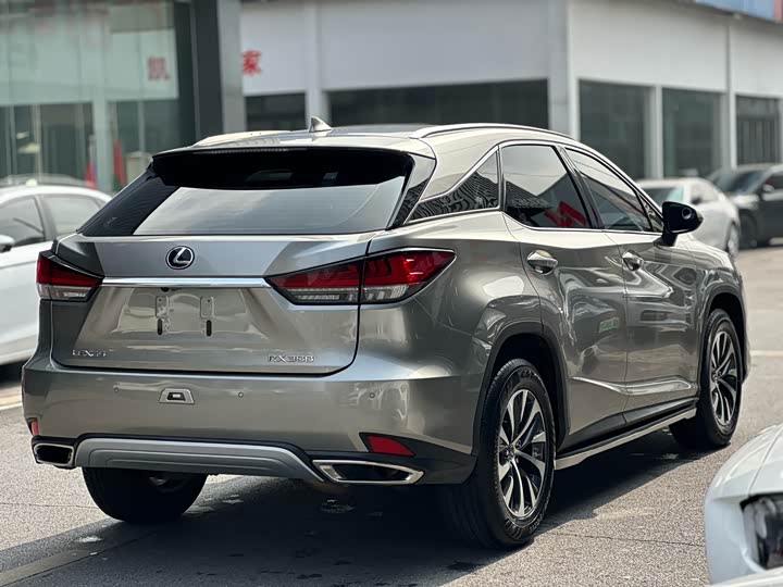 Фото 6 - Lexus RX