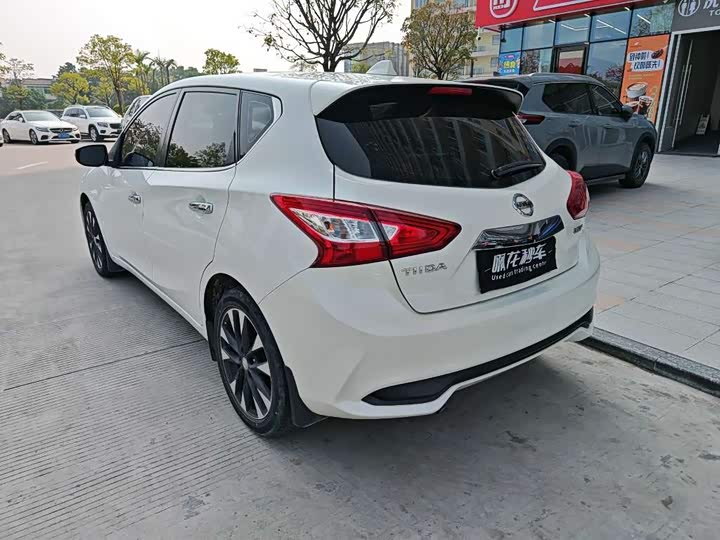 Photo 6 - Nissan Tiida