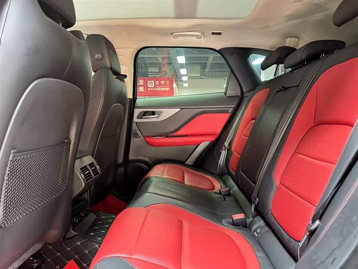 Фото 8 - Jaguar F-Pace