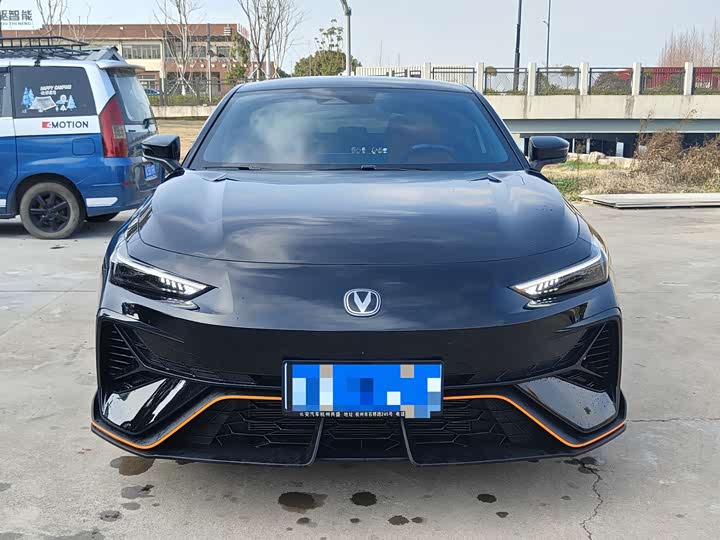 Фото 2 - Changan UNI-V