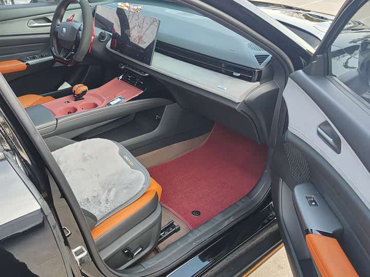 Фото 9 - Changan UNI-V