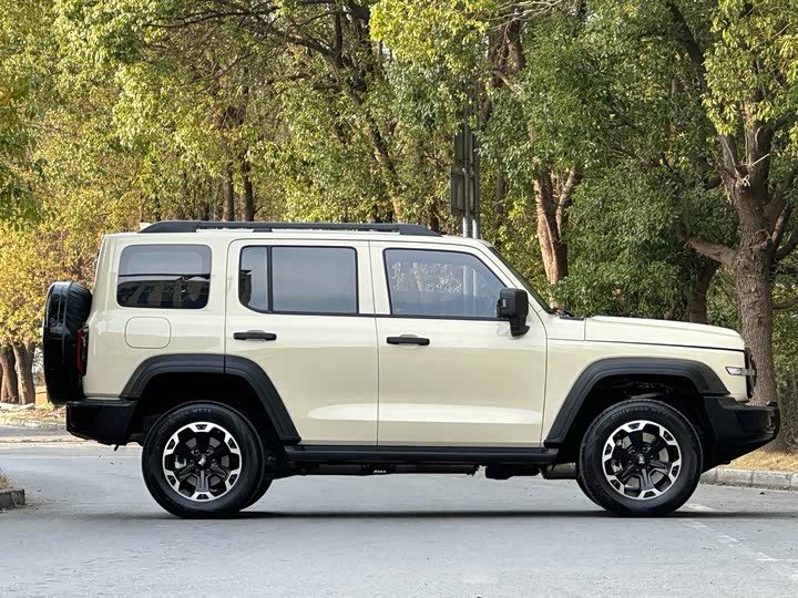 Фото 2 - Tank 300 Hybrid