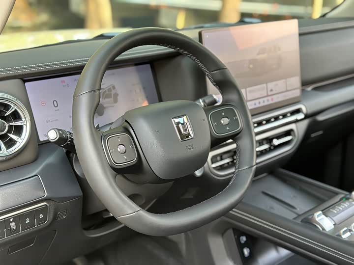 Фото 8 - Tank 300 Hybrid