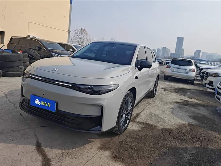 Фото 1 - Leapmotor C10