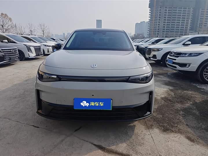 Фото 2 - Leapmotor C10