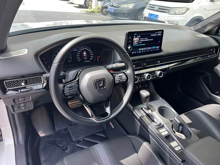 Фото 4 - Honda Civic