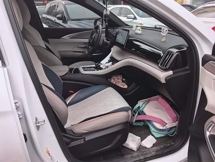 Photo 8 - BYD Song Pro Hybrid