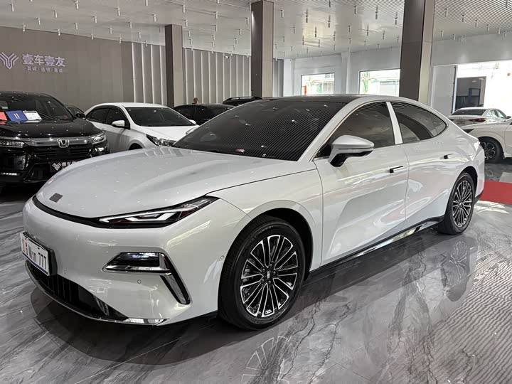 Photo 2 - Geely Galaxy Starshine 8 EM-i