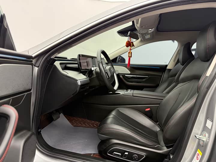 Фото 4 - XPeng P7