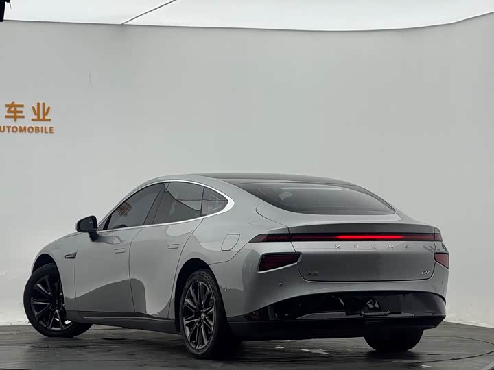 Фото 8 - XPeng P7