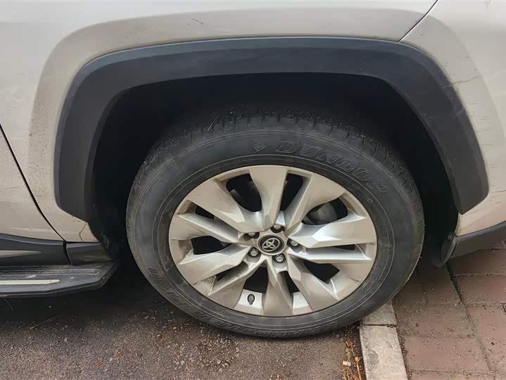 Photo 6 - Toyota Wildlander