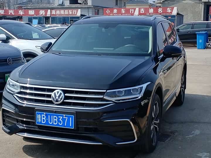 Фото 3 - Volkswagen Tiguan L Pro