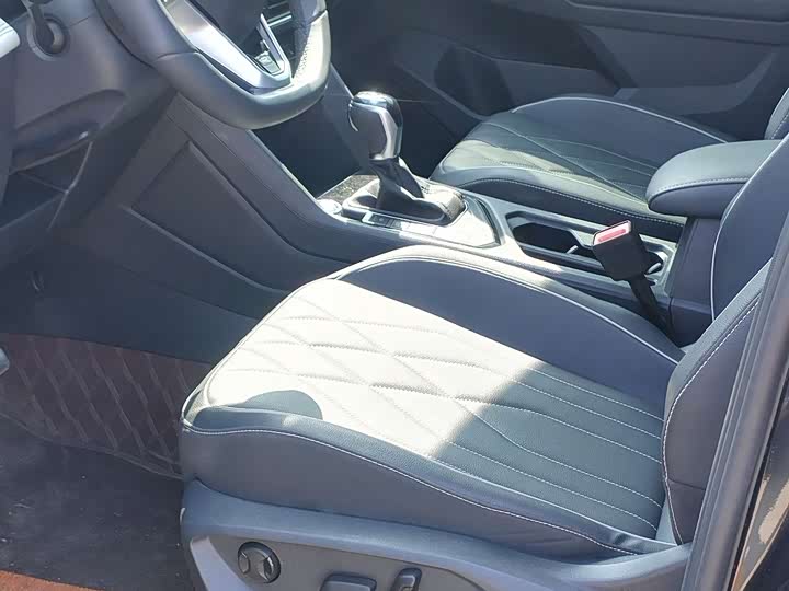 Фото 7 - Volkswagen Tiguan L Pro