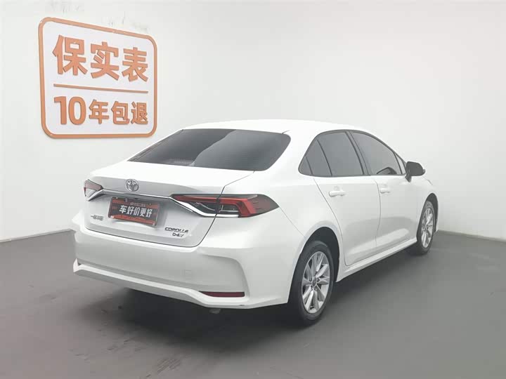 Фото 2 - Toyota Corolla