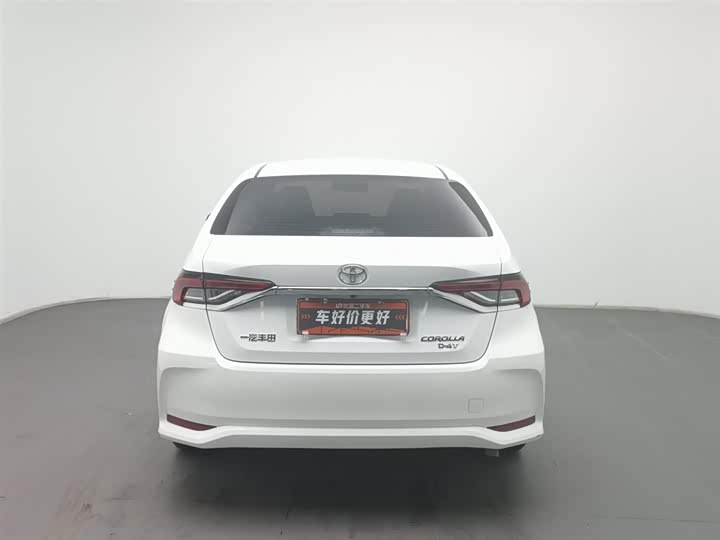 Фото 4 - Toyota Corolla