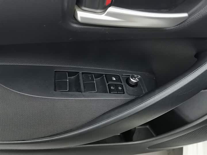 Фото 9 - Toyota Corolla