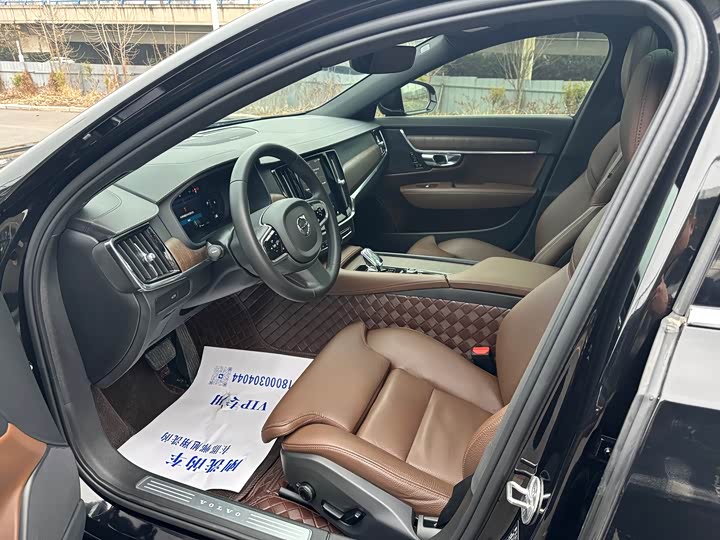 Фото 3 - Volvo S90