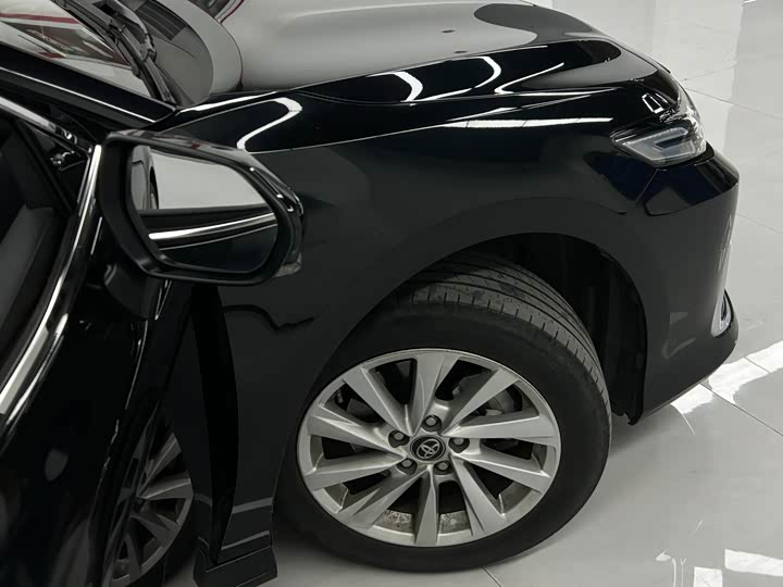 Фото 7 - Toyota Camry