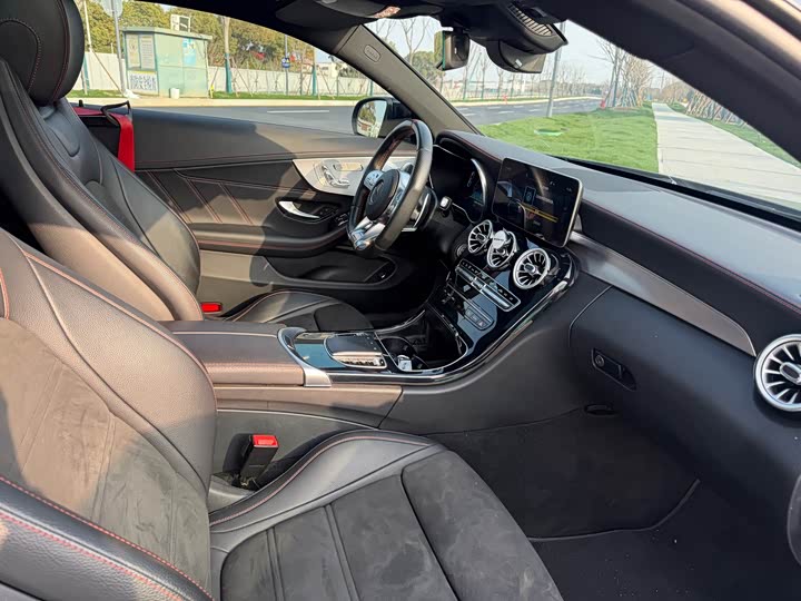 Фото 9 - Mercedes-Benz C-Class AMG