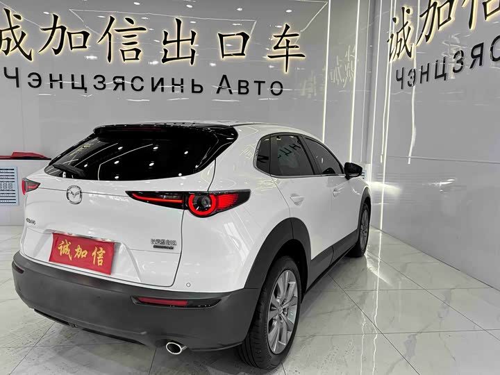 Фото 4 - Mazda CX-30