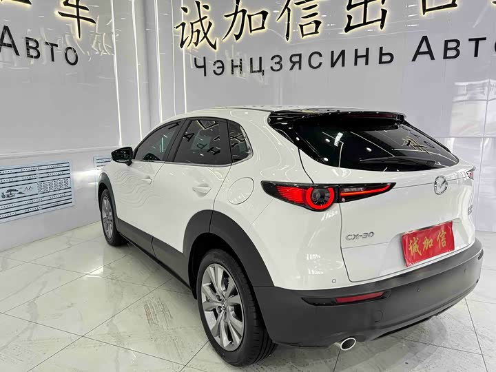 Фото 6 - Mazda CX-30