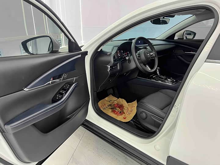 Фото 7 - Mazda CX-30