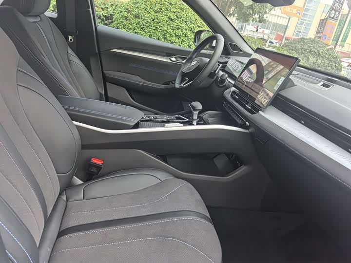 Photo 7 - Geely Preface