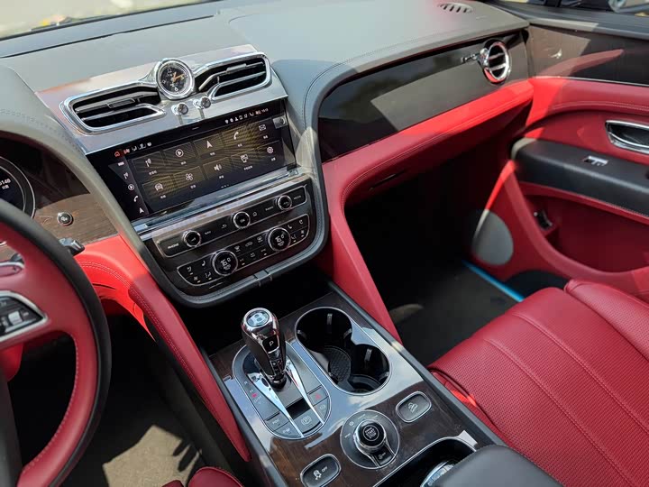 Фото 7 - Bentley Bentayga